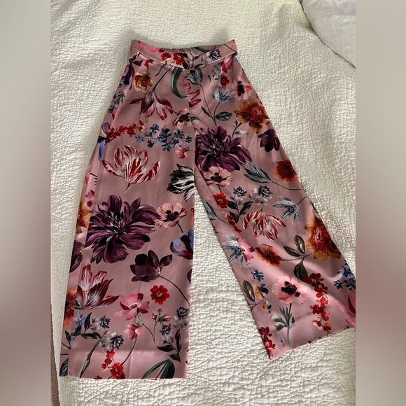 J. Crew Pants - J. Crew Floral Cropped Pant size 6